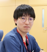 倉品　智